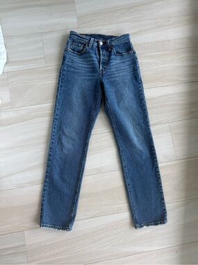Vintage High Rise 501 Levi Jeans